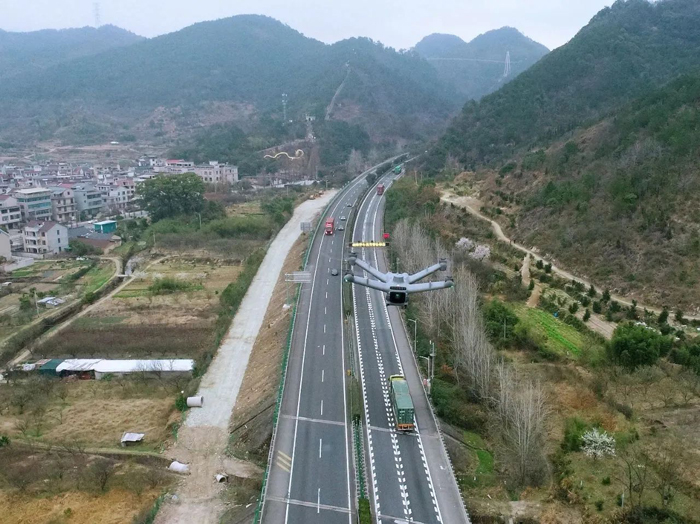 從“人防”到“技防” 看科技如何守護(hù)高速公路出行安全