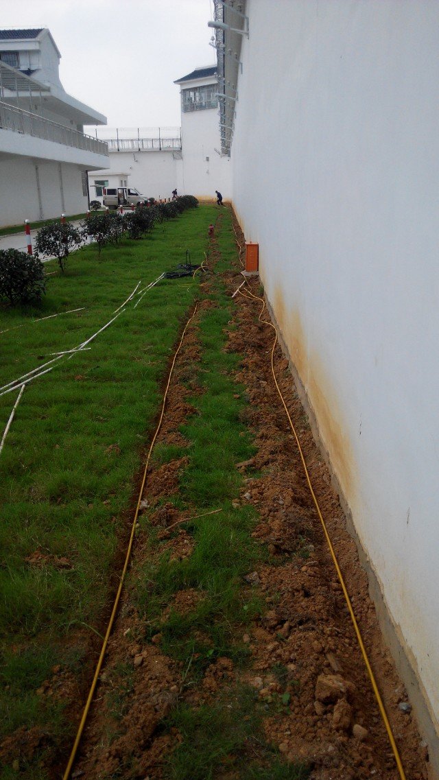 欣秦林泄漏电缆埋地式安装